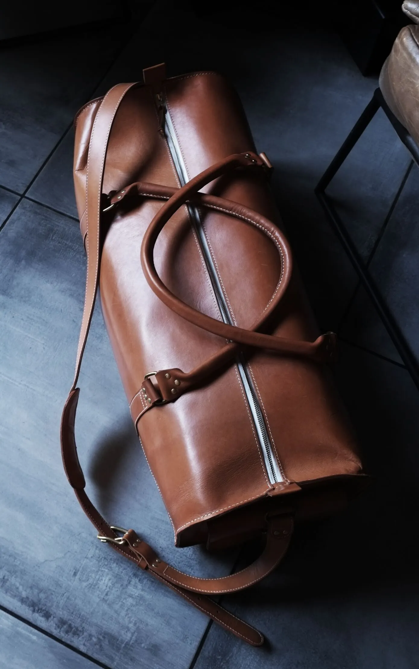 DUFFEL TRAVEL BAG