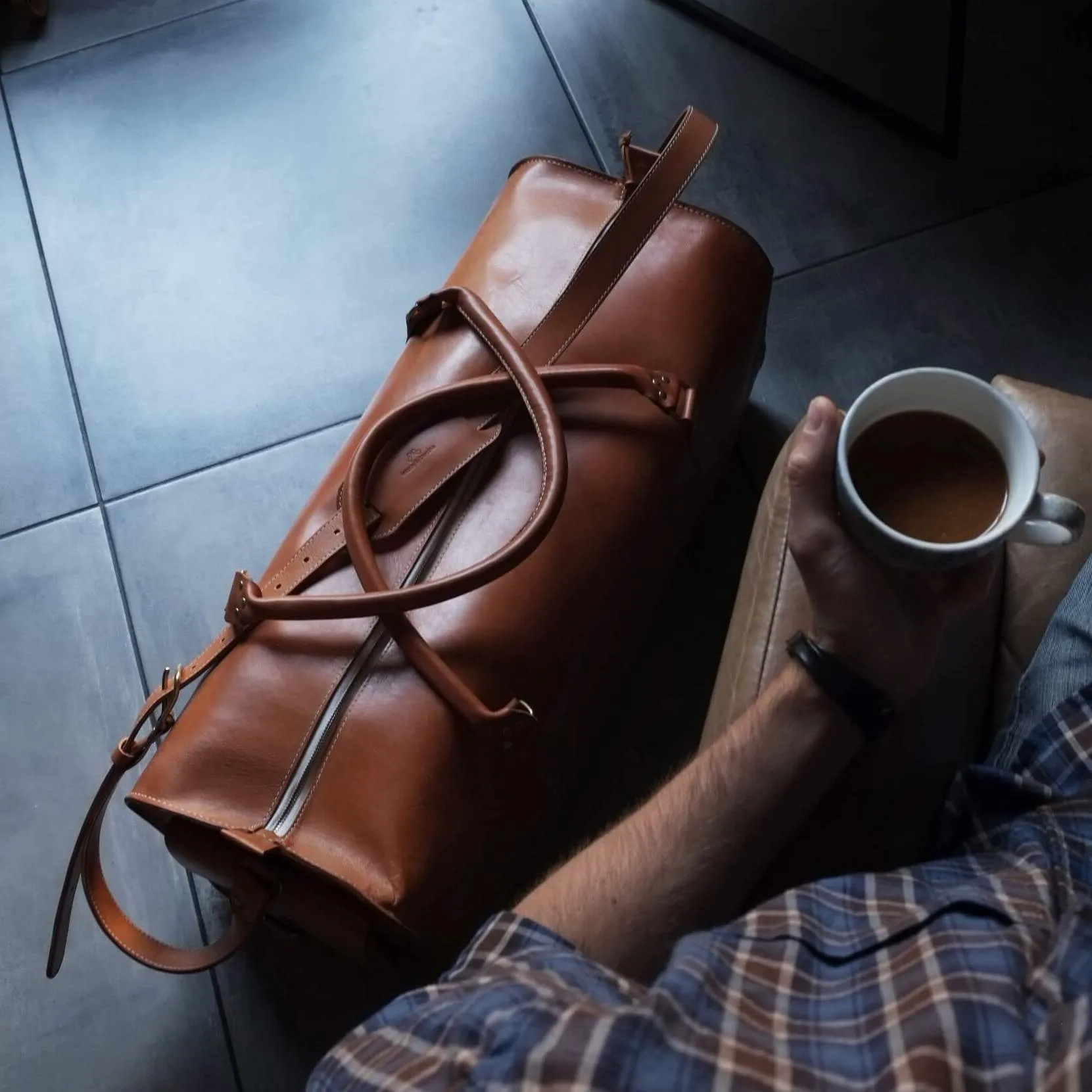 DUFFEL TRAVEL BAG